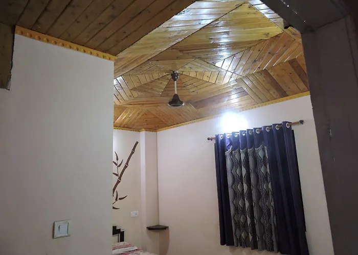 Konukevi Raigad Palace *