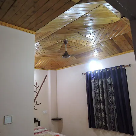 Pensión Raigad Palace *